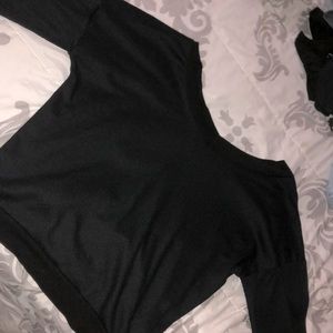 Large longslewve off the shoulder sweater in black